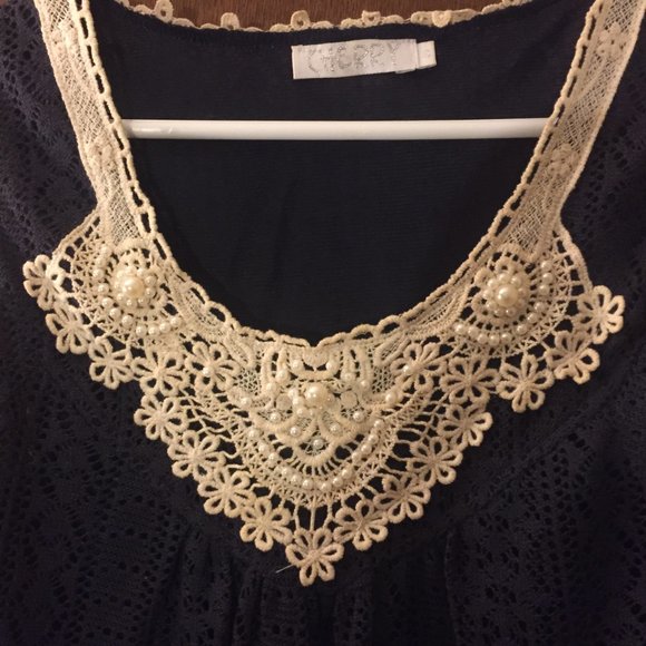 Lace Beaded Dress - Picture 5 of 6